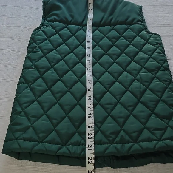 Crown & Ivory Quilted Vest | Forest Green | Diamond Stitch | Boys Size M - Picture 10 of 11